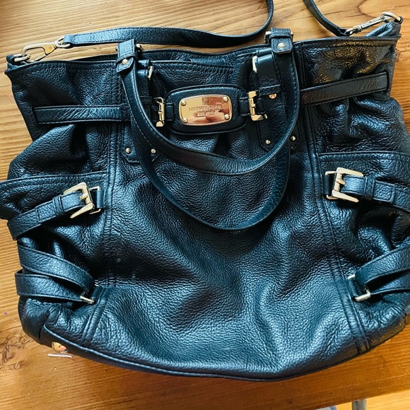 Michael Kors Black Large Crossbody Purse - Picture 1 of 2